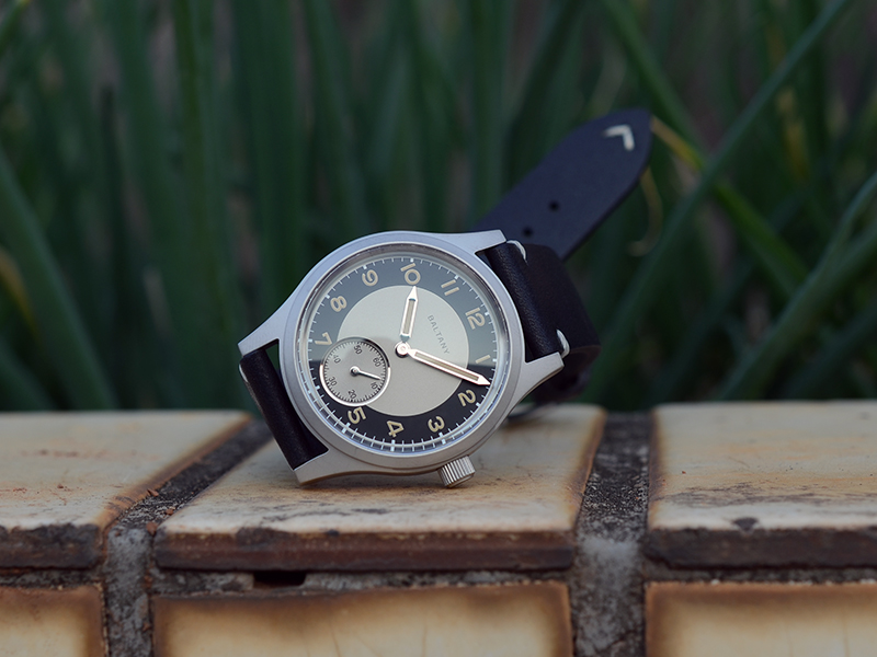 36mm quartz tuxedo watch